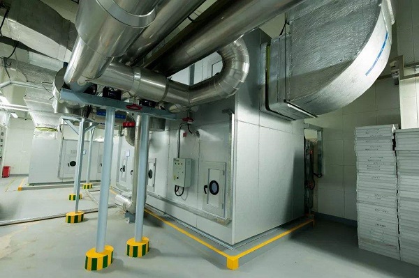 【萬科（新疆）翡翠天驕項目D區通風空調安裝工程】彈簧減震器 上海松夏減震器有限公司官方網站為您介紹：【萬科（新疆）翡翠天驕項目D區通風空調安裝工程】GB/T 1239.2-2009彈簧減震器采購合同信息，我們松夏公司2019年為供應萬科（新疆）翡翠天驕項目D區通風空調安裝工程的配套使用的GB/T 1239.2-2009彈簧減震器，起到了減震和降噪的作用，以下是【萬科（新疆）翡翠天驕項目D區通風空調安裝工程】GB/T 1239.2-2009彈簧減震器采購合同介紹。  一、萬科（新疆）翡翠天驕項目D區通風空調安裝工程：     在現代大型公共建筑中，通風空調系統多采用水冷/風冷式冷水系統加新風系統的布置方式，室內末端裝置為風機盤管。針對此類工程，須制定完善合理的施工計劃，避免施工過程中重復拆改、達到系統良好循環運行的目的，實現高效節能的目標。    三、萬科（新疆）翡翠天驕項目D區通風空調安裝工程GB/T 1239.2-2009彈簧減震器合同介紹： 以下為真實性合同掃描件，請勿修改，請勿轉載，本合同只作為供貨證明，謝謝合作。  【萬科（新疆）翡翠天驕項目D區通風空調安裝工程的剎車上的配套】GB/T 1239.2-2009彈簧減震器 【萬科（新疆）翡翠天驕項目D區通風空調安裝工程】GB/T 1239.2-2009彈簧減震器產品介紹：    產品名稱：彈簧減震器    材質：按照國家標準GB/T 1239.2-2009執行，工業類產品。    質保：六年    廠家：上海松夏減震器有限公司